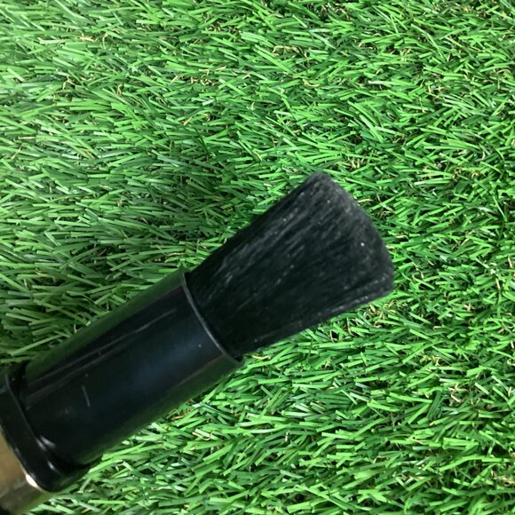 Elizabeth Arden Shimmering Powder Brush Gold - Picture 6 of 9